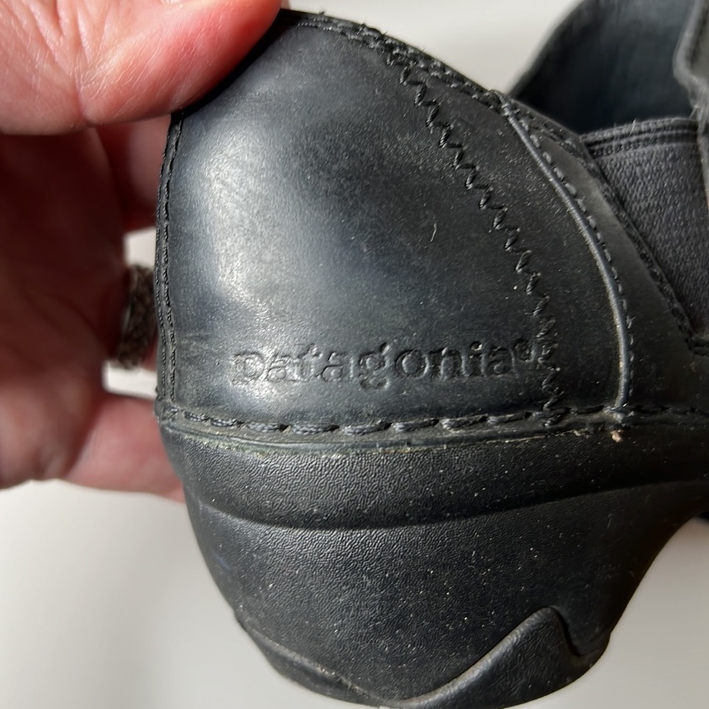 Patagonia Black Oiled Leather Clogs Slip-On Comfort Shoes Women’s Size 7 EU 38 - Picture 11 of 11